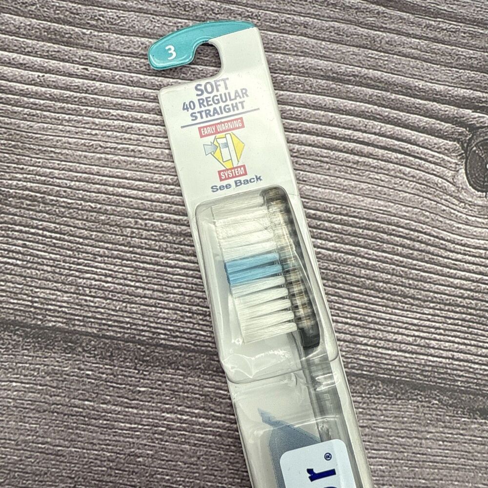 VTG Oral-B 40 Toothbrush 1990s USA Indicator Soft Straight Bristles 4-ROW -BLACK
